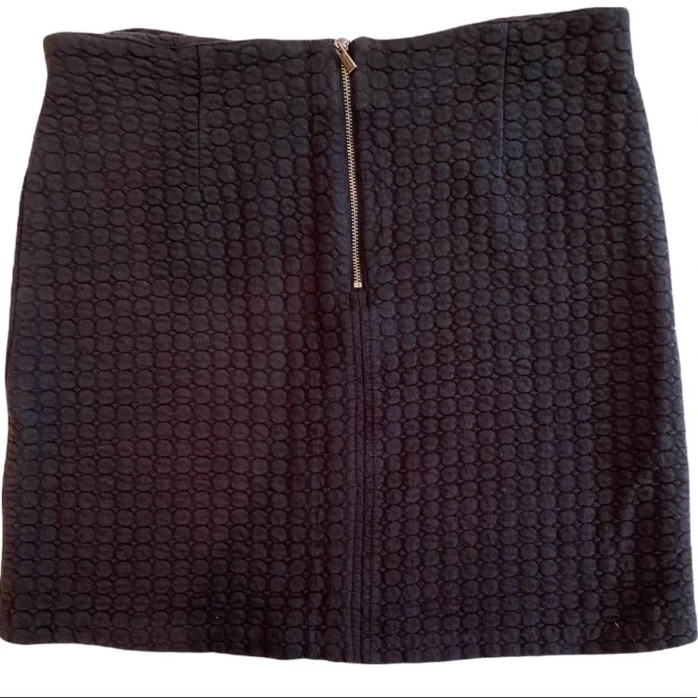 LAUNDRY BY SHELLI SEGAL Soft Quilted Knit Black Skirt with Pockets